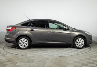Подержанный автомобиль Ford Focus Sedan 2014 года (4 фото)