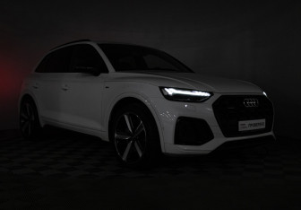 Подержанный автомобиль Audi Q5 2021 года (24 фото)