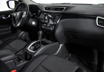 Подержанный автомобиль Nissan Qashqai 2017 года (13 фото)