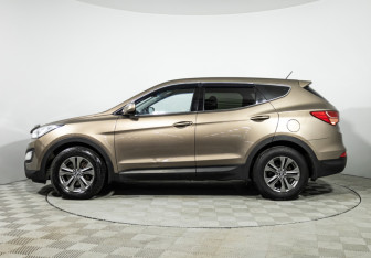 Подержанный автомобиль Hyundai Santa Fe 2013 года (8 фото)