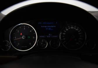 Подержанный автомобиль Volkswagen Touareg 2009 года (13 фото)