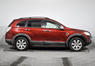 Подержанный автомобиль Chevrolet Captiva 2008 года (4 фото)