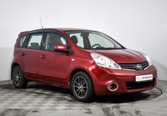 Подержанный автомобиль Nissan Note 2012 года (3 фото)