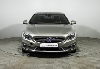 Подержанный автомобиль Volvo S60 2014 года (2 фото)