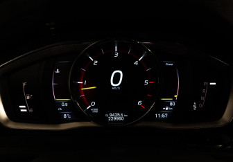 Подержанный автомобиль Volvo XC70 2014 года (23 фото)