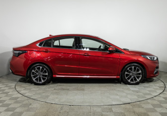 Подержанный автомобиль Omoda S5 2023 года (4 фото)