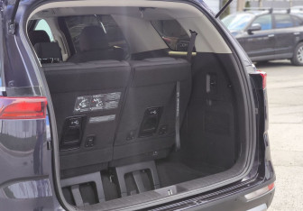 Подержанный автомобиль Kia Carnival 2021 года (13 фото)