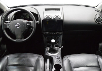 Подержанный автомобиль Nissan Qashqai+2 2008 года (14 фото)