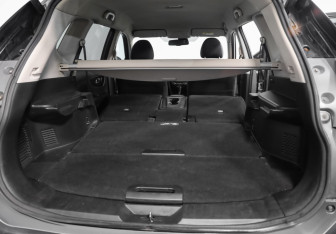 Подержанный автомобиль Nissan X-Trail 2017 года (26 фото)