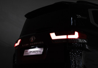 Подержанный автомобиль Toyota Land Cruiser Suv 2021 года (36 фото)