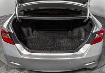 Подержанный автомобиль Toyota Camry Sedan 2011 года (20 фото)
