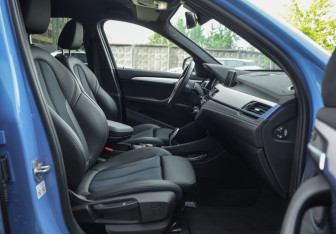 Подержанный автомобиль BMW X1 2020 года (26 фото)