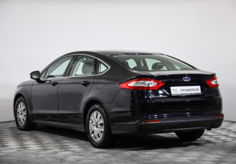Подержанный автомобиль Ford Mondeo Sedan 2016 года (7 фото)
