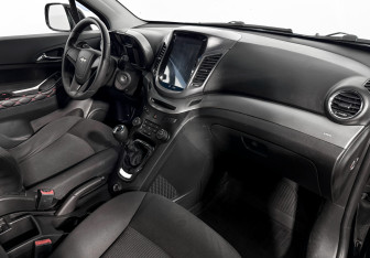 Подержанный автомобиль Chevrolet Orlando 2011 года (14 фото)