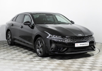 Подержанный автомобиль Kia K5 2021 года (3 фото)