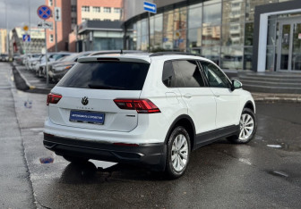 Подержанный автомобиль Volkswagen Tiguan 2021 года (6 фото)
