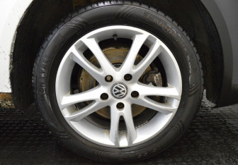 Подержанный автомобиль Volkswagen Caddy Compactvan 2012 года (9 фото)