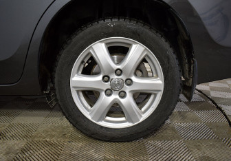 Подержанный автомобиль Toyota Corolla Sedan 2014 года (10 фото)