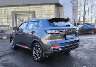 Подержанный автомобиль Changan UNI-S 2024 года (6 фото)