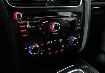 Подержанный автомобиль Audi A4 Sedan 2015 года (15 фото)