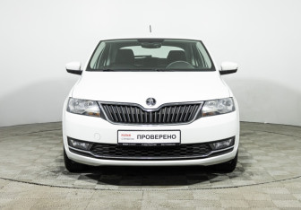 Подержанный автомобиль Skoda Rapid Liftback 2018 года (2 фото)