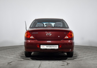 Подержанный автомобиль Kia Spectra Sedan 2007 года (6 фото)