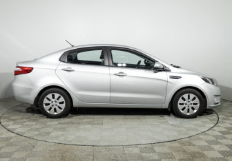 Подержанный автомобиль Kia Rio Sedan 2015 года (4 фото)