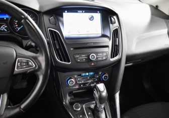 Подержанный автомобиль Ford Focus Hatchback 2017 года (14 фото)