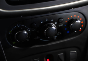 Подержанный автомобиль Renault Sandero 2020 года (14 фото)