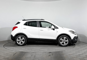 Подержанный автомобиль Opel Mokka 2013 года (4 фото)