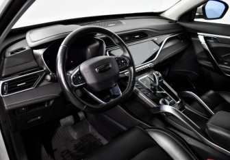 Подержанный автомобиль Geely Atlas Pro 2021 года (9 фото)