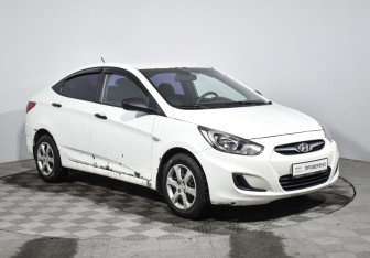 Подержанный автомобиль Hyundai Solaris Sedan 2012 года (3 фото)