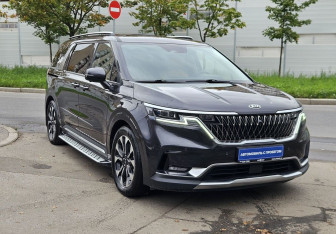 Подержанный автомобиль Kia Carnival 2020 года (7 фото)