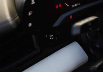 Подержанный автомобиль Porsche Taycan 2021 года (28 фото)