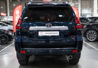 Подержанный автомобиль Toyota Land Cruiser Prado 2018 года (8 фото)