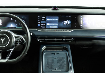 Подержанный автомобиль Voyah Free 2023 года (14 фото)