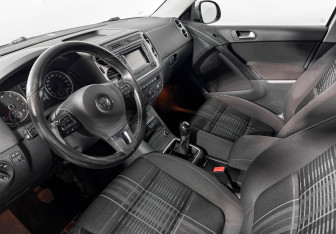 Подержанный автомобиль Volkswagen Tiguan 2016 года (9 фото)