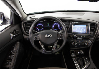 Подержанный автомобиль Kia Optima Sedan 2012 года (11 фото)