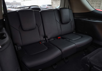 Подержанный автомобиль Infiniti QX80 2017 года (35 фото)