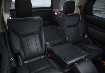Подержанный автомобиль Land Rover Discovery 2019 года (30 фото)