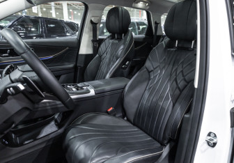 Подержанный автомобиль Jaecoo J8 2024 года (17 фото)