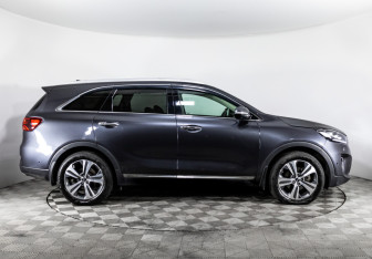 Подержанный автомобиль Kia Sorento 2018 года (4 фото)