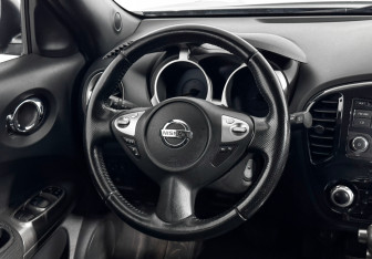 Подержанный автомобиль Nissan Juke 2012 года (16 фото)