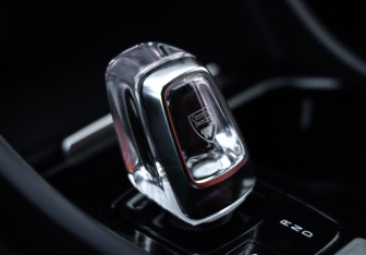 Подержанный автомобиль Volvo XC40 2019 года (19 фото)