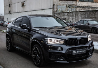 Подержанный автомобиль BMW X6 2018 года (4 фото)