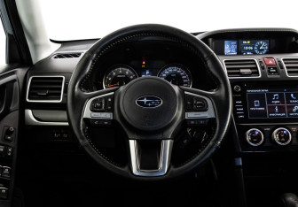Подержанный автомобиль Subaru Forester Suv 2017 года (11 фото)