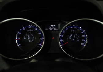 Подержанный автомобиль Hyundai ix35 2014 года (13 фото)