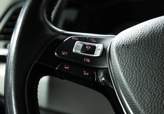 Подержанный автомобиль Volkswagen Multivan 2016 года (20 фото)