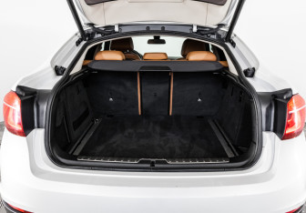 Подержанный автомобиль BMW X6 2015 года (25 фото)