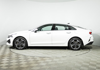 Подержанный автомобиль Kia K5 2020 года (8 фото)